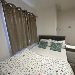 https://smart-cosy-small-double-room-in-oakridge-road-bromley.brighton-hotels-england.com